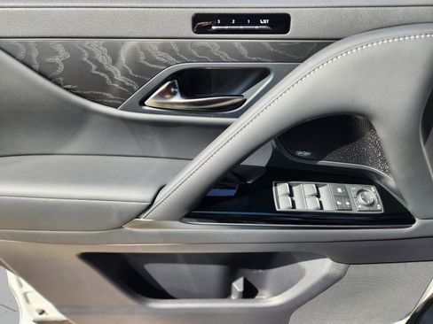 Certified 2026 Lexus LX 700h Luxury w/ Appearance Package image 33