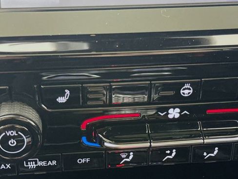 New 2025 Jeep Grand Cherokee Altitude image 19