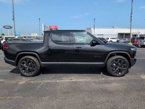 Used 2025 Rivian R1T Adventure Dual AWD/4WD image 12