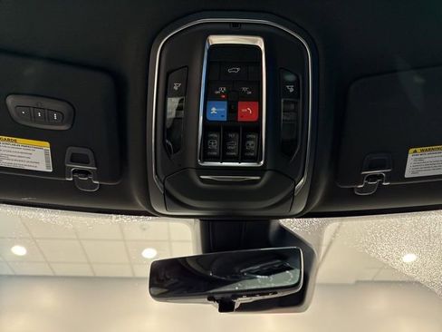 New 2025 Jeep Grand Cherokee Limited w/ Luxury Tech Group II AWD/4WD image 33