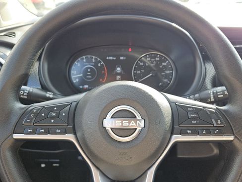 Used 2024 Nissan Kicks SV image 11