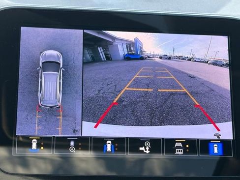 Used 2023 Chevrolet Equinox Premier image 37