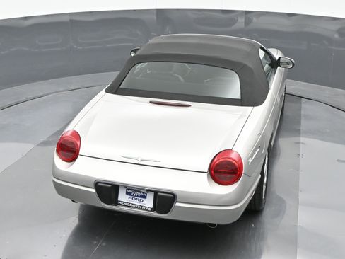 Used 2004 Ford Thunderbird image 26