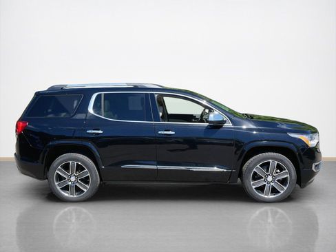 Used 2019 GMC Acadia Denali w/ Technology Package AWD/4WD image 2