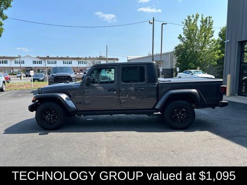 Used 2022 Jeep Gladiator Sport AWD/4WD image 8