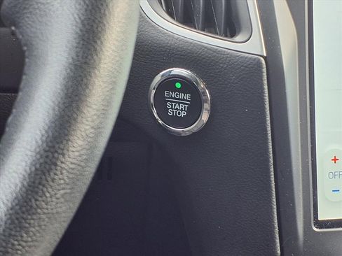 Used 2024 Ford Edge SEL image 39