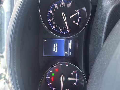 Used 2021 Toyota C-HR XLE image 4