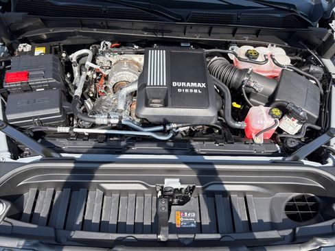 Used 2025 GMC Sierra 1500 AT4 w/ AT4 Premium Package AWD/4WD image 16