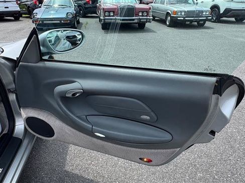 Used 2001 Porsche 911 Cabriolet image 36