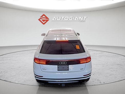 Used 2019 Audi Q8 Prestige w/ Luxury Package image 4
