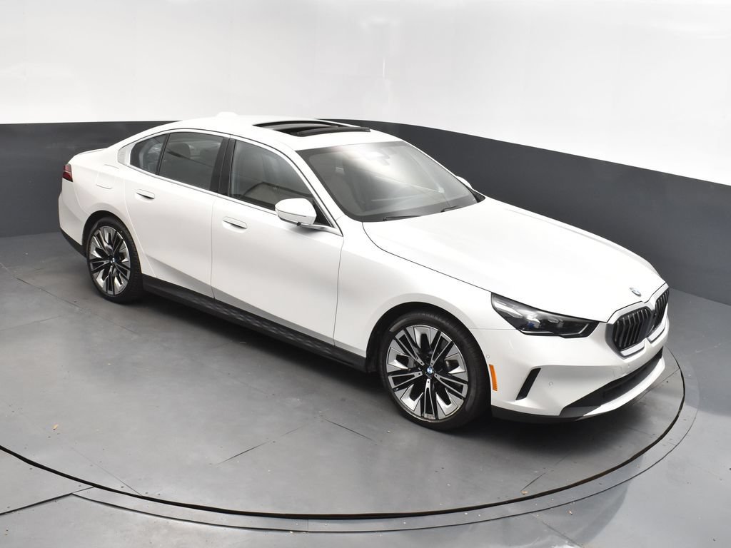 Used 2024 BMW 530i xDrive AWD/4WD image 36