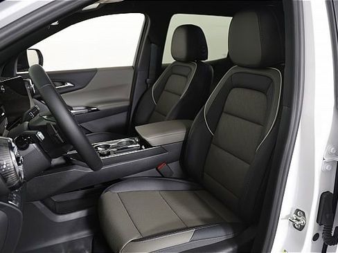 New 2026 Chevrolet Equinox LT w/ Convenience Package II image 15