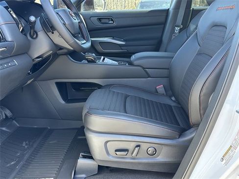 New 2026 Nissan Pathfinder Rock Creek image 10