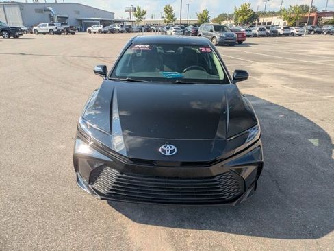Used 2025 Toyota Camry LE FWD image 2
