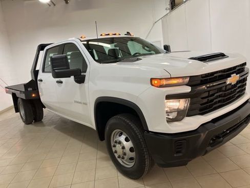 Used 2025 Chevrolet Silverado 3500 W/T image 7