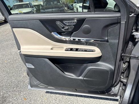 New 2026 Lincoln Corsair Premiere image 18