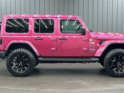 Used 2024 Jeep Wrangler Unlimited Sahara w/ Safety Group image 6