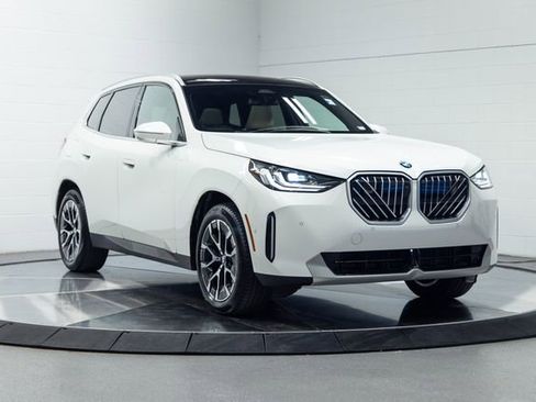 Certified 2025 BMW X3 xDrive30i w/ Premium Package AWD/4WD image 4