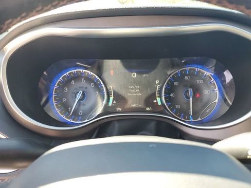 Used 2019 Chrysler Pacifica Touring-L Plus image 24