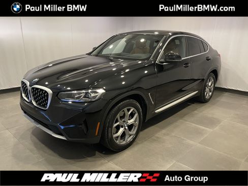 Used 2025 BMW X4 xDrive30i AWD/4WD image 1