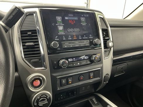 Used 2021 Nissan Titan SV w/ SV Convenience Package image 9