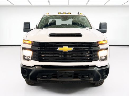 Used 2025 Chevrolet Silverado 3500 W/T AWD/4WD image 2