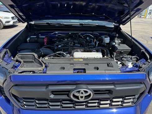 Used 2024 Toyota Tacoma TRD Off-Road w/ TRD Off Road Upgrade Package AWD/4WD image 29