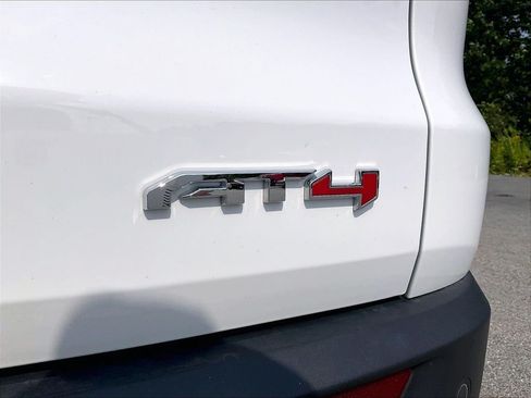 Used 2024 GMC Acadia AT4 AWD/4WD image 29