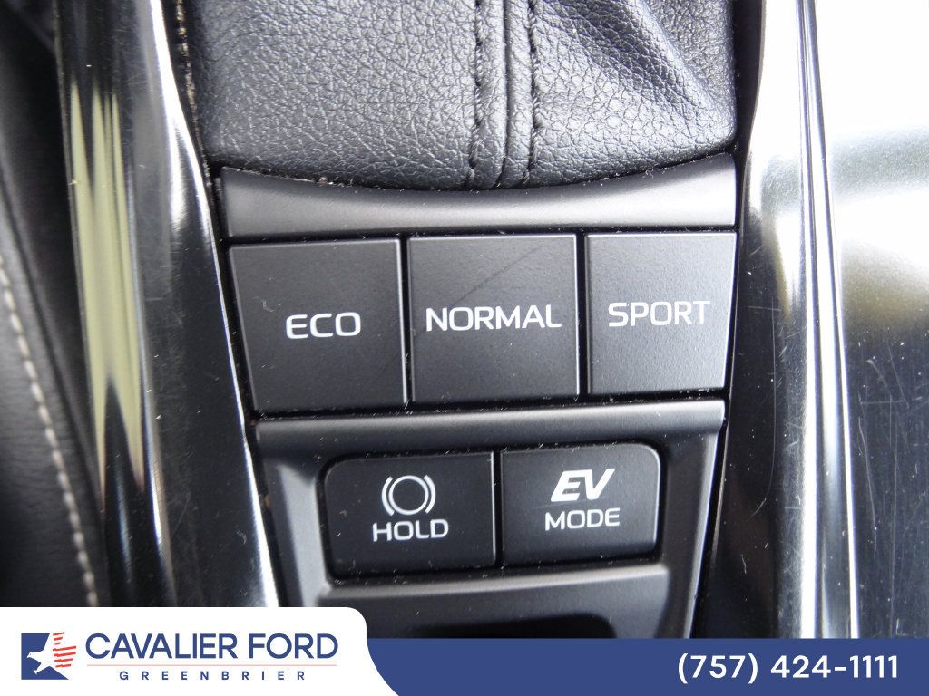 Used 2025 Toyota Camry SE FWD image 31