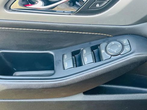 Used 2021 Chevrolet Traverse LT w/ LT Premium Package image 20