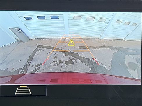 Used 2020 Chevrolet Traverse LT image 29