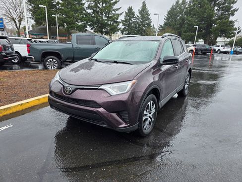 Used 2017 Toyota RAV4 LE w/ Preferred Accessory Package image 2