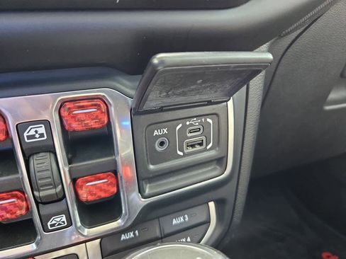 Used 2020 Jeep Wrangler Unlimited Rubicon AWD/4WD image 29