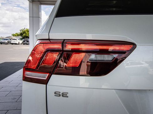 Certified 2023 Volkswagen Tiguan SE R-Line FWD image 13