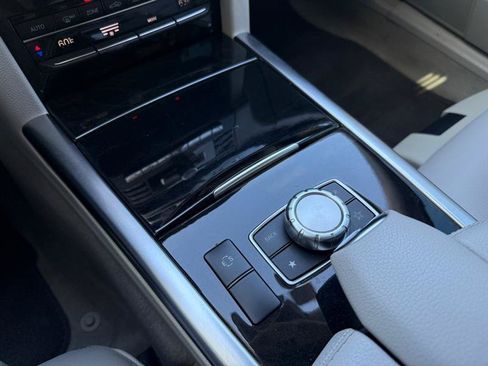 Used 2014 Mercedes-Benz E 250 BlueTEC Sedan w/ Premium 1 Package image 27