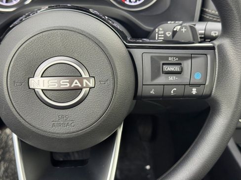 Used 2023 Nissan Rogue SV FWD image 19