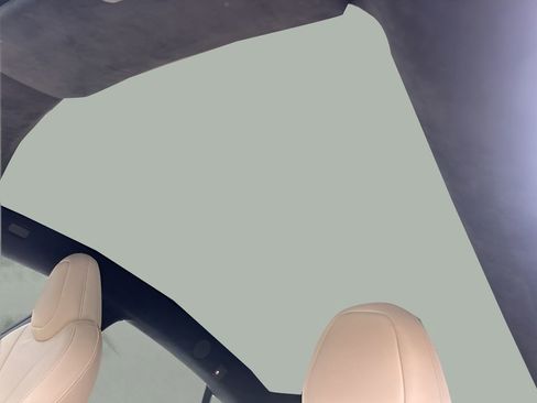 Used 2021 Tesla Model S Plaid image 11