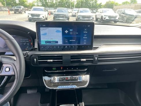 Certified 2024 Lincoln Corsair AWD image 20