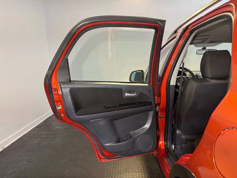 Used 2011 Suzuki SX4 AWD Hatchback image 19