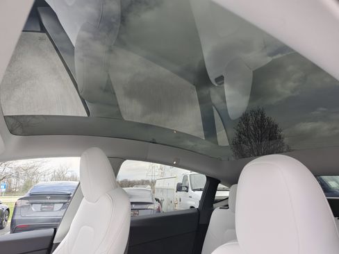 Used 2024 Tesla Model Y Long Range image 2