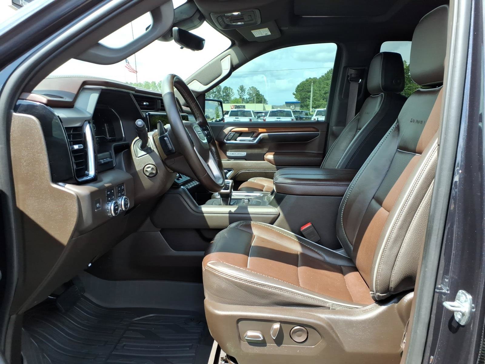 Used 2023 GMC Sierra 1500 Denali w/ Denali Reserve Package AWD/4WD image 19