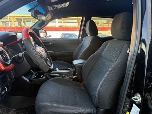 Used 2016 Toyota Tacoma TRD Off-Road image 26