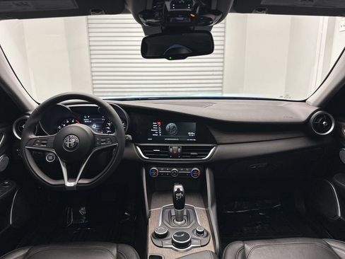 Used 2019 Alfa Romeo Giulia Ti w/ Nero Edizione image 17