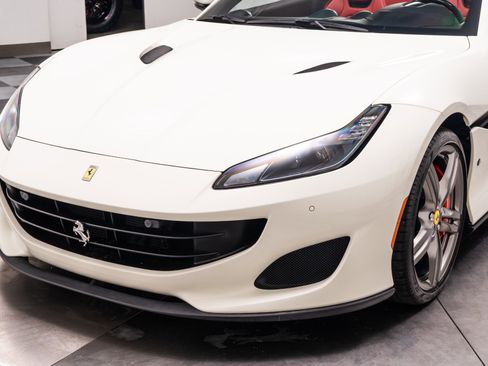 Used 2020 Ferrari Portofino image 31