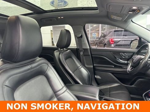 Used 2021 Lincoln Corsair AWD w/ Premium Package image 2