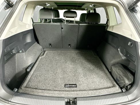 Used 2022 Volkswagen Tiguan SE image 37