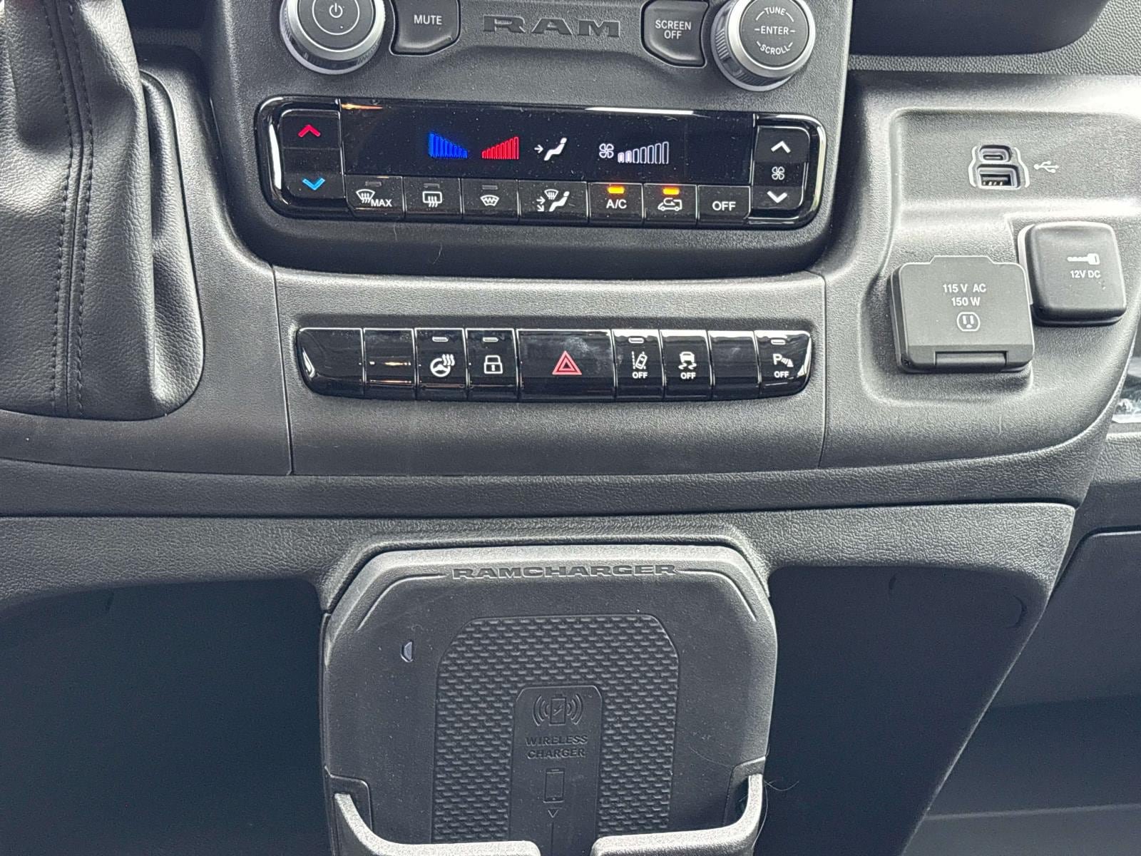 New 2026 RAM ProMaster 2500 w/ Crew Van Package FWD image 10