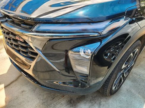 Used 2024 Chevrolet Trax RS FWD image 8