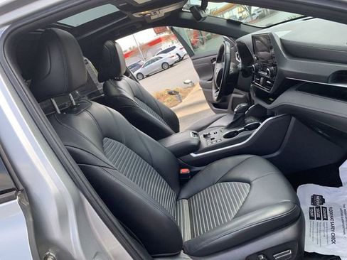 Used 2023 Toyota Highlander XSE image 14