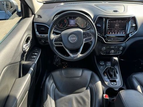 Used 2019 Jeep Cherokee Limited image 5